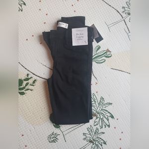 Abercrombie & Fitch "The jean legging" black size 27/4 tags on!